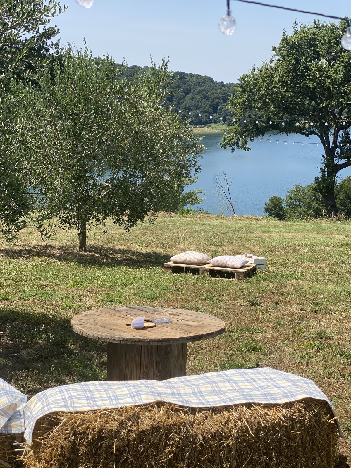 I sapori della terra all'aperitivo vista lago da Frà Viaco